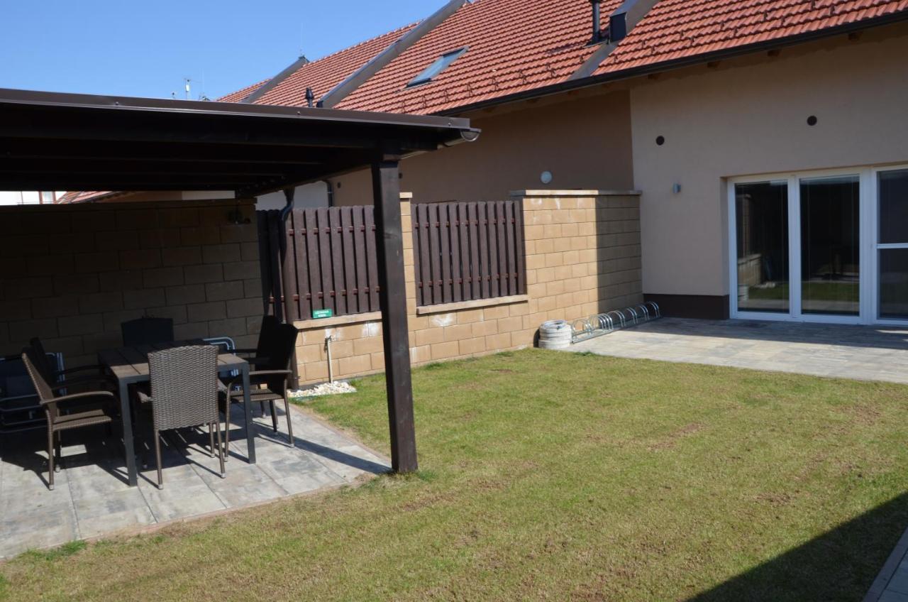Apartmany Za Dvorem Velke Pavlovice Luaran gambar