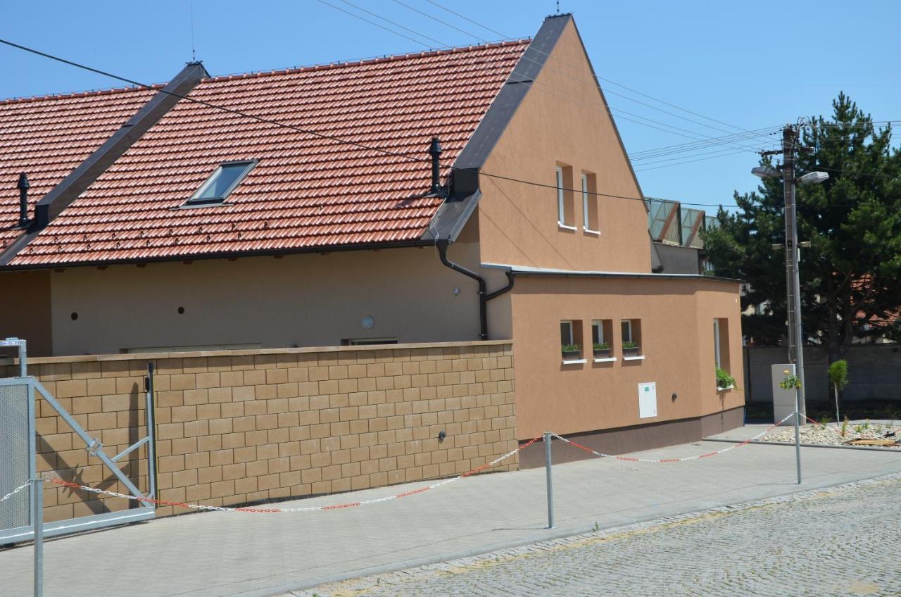 Apartmany Za Dvorem Velke Pavlovice Luaran gambar