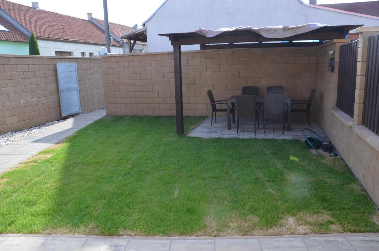 Apartmany Za Dvorem Velke Pavlovice Luaran gambar