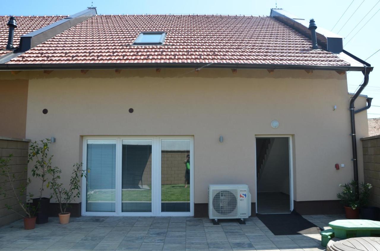 Apartmany Za Dvorem Velke Pavlovice Luaran gambar