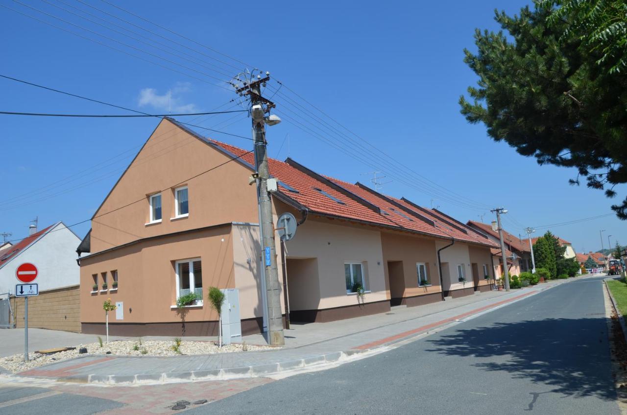Apartmany Za Dvorem Velke Pavlovice Luaran gambar