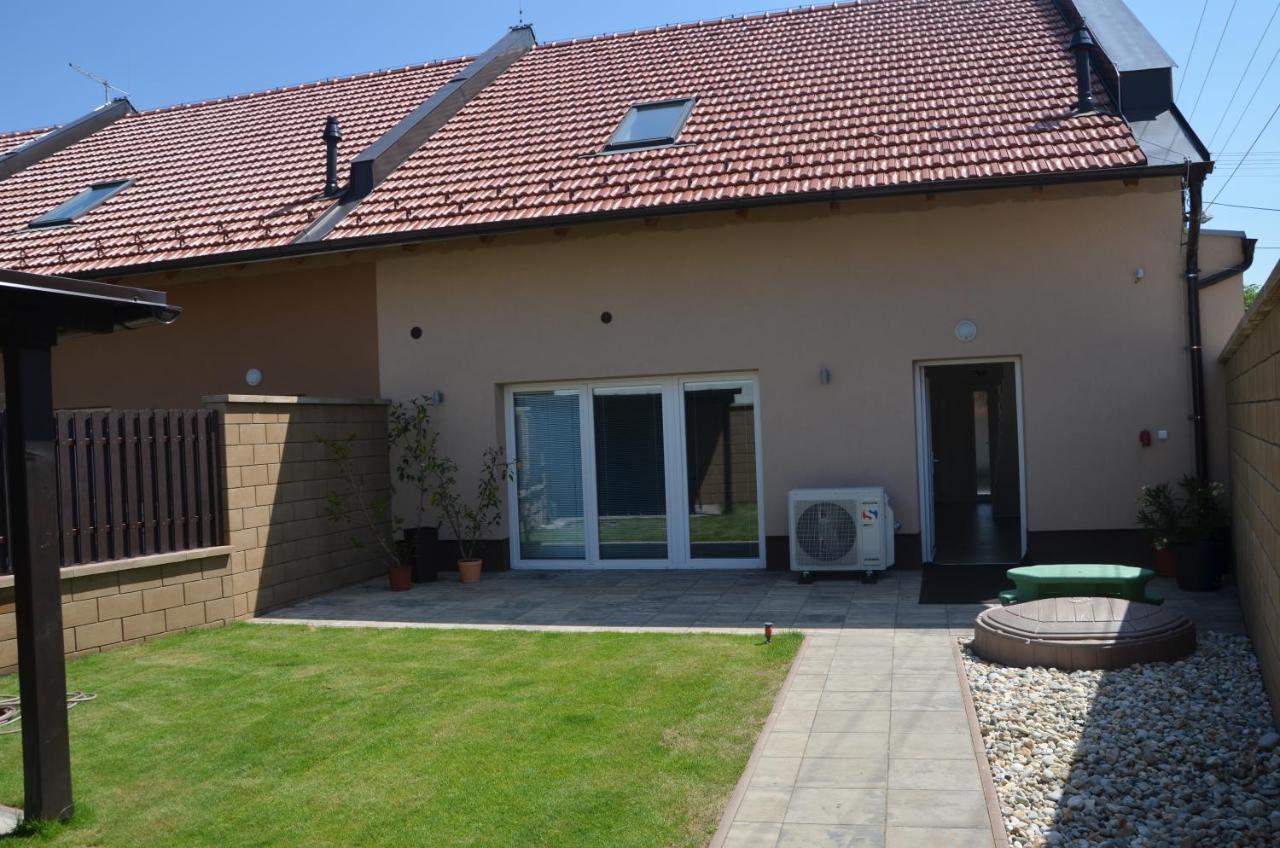 Apartmany Za Dvorem Velke Pavlovice Luaran gambar