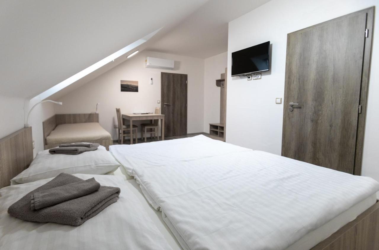 Apartmany Za Dvorem Velke Pavlovice Luaran gambar